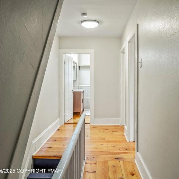 Building Photo - 703 Scott St