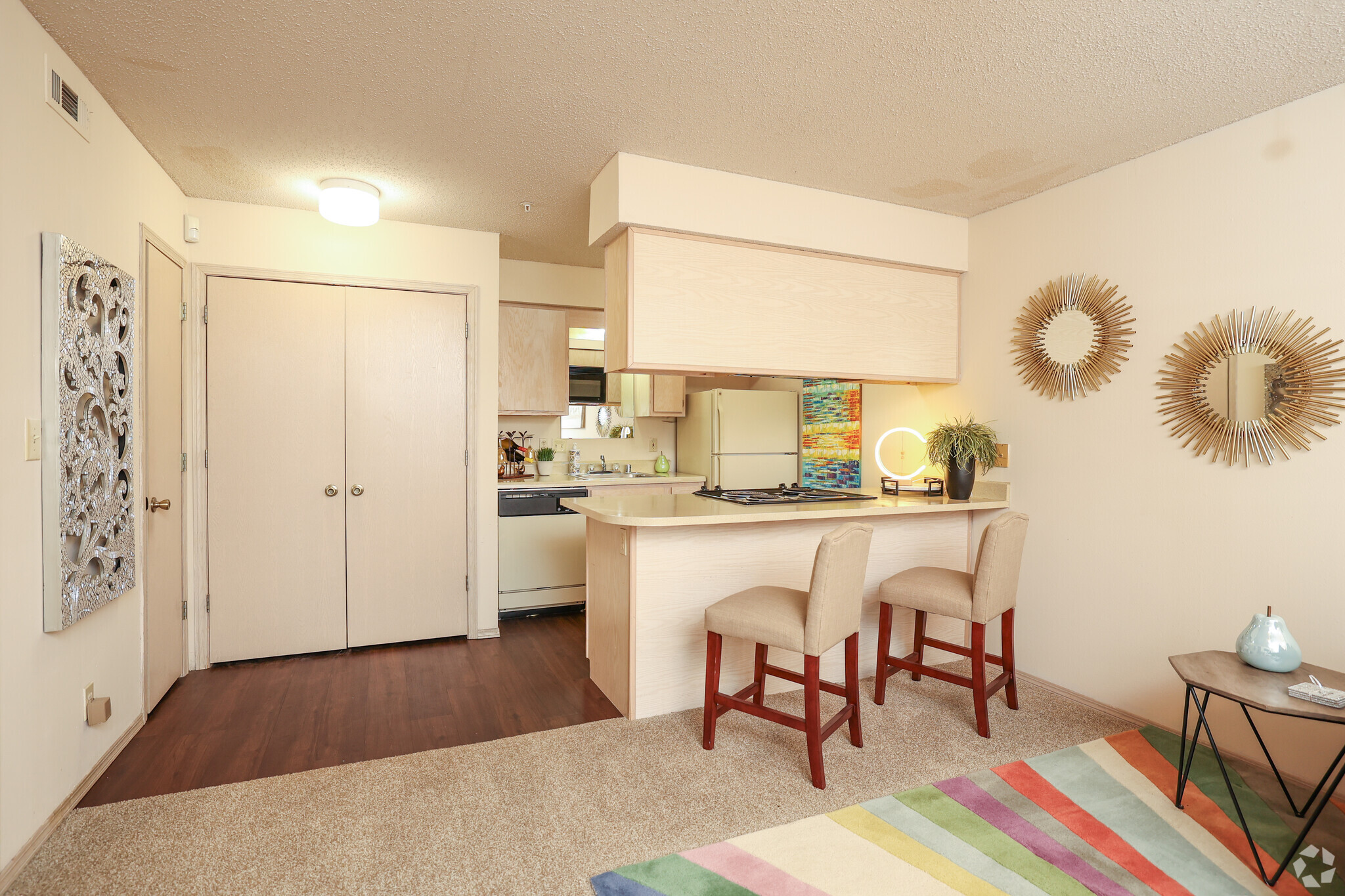 1BR, 1BA - 556 SF - Kitchen - The Greens at Owasso I/II