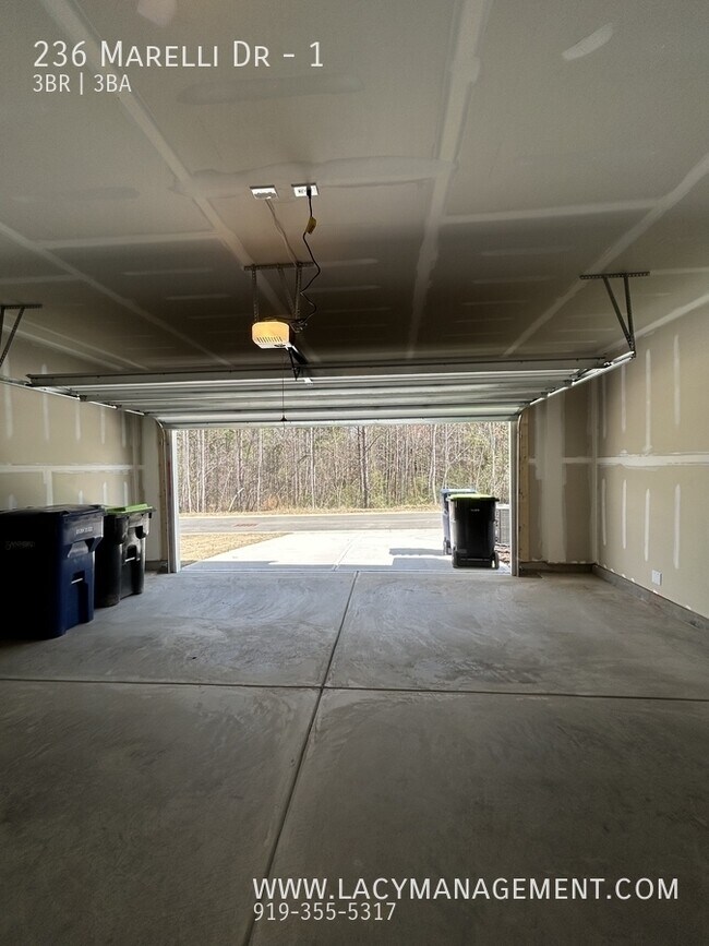 Building Photo - 236 Marelli Dr