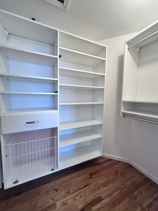 Building Photo - 2 ELCO Ct