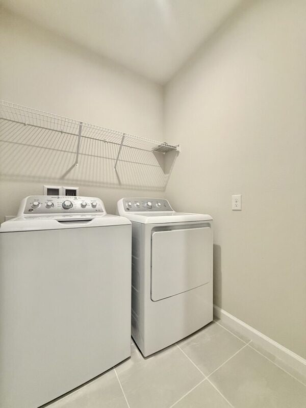 Building Photo - 499 Voltaire Dr