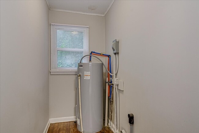 Building Photo - 531 Tubman St