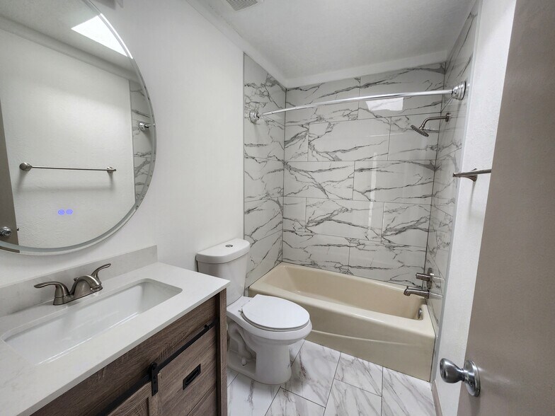 Building Photo - 112 Canyon View Ct NE