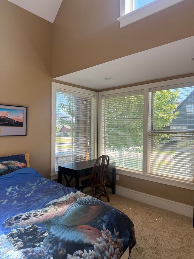 Building Photo - Rare Find- Home for Rent in the Knolls Community