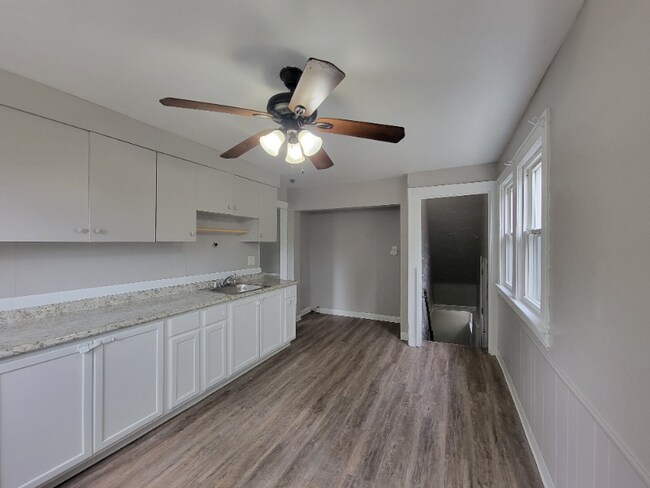 Building Photo - 5219 Vandalia Ave