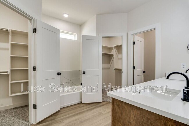 Building Photo - 8329 NW 163rd Ter