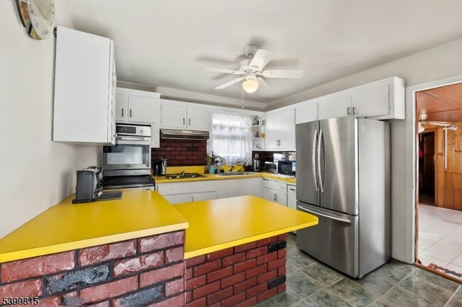 Building Photo - 34 Ward Ave