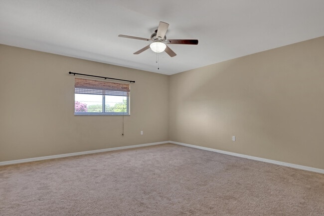 Building Photo - 480 L M Davey Ln