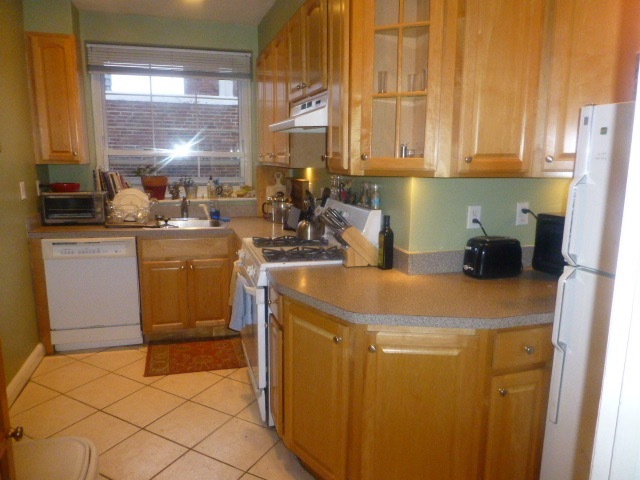 Primary Photo - 1559 Beacon St