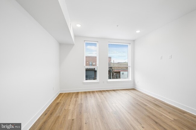 Building Photo - 4324 Lancaster Ave