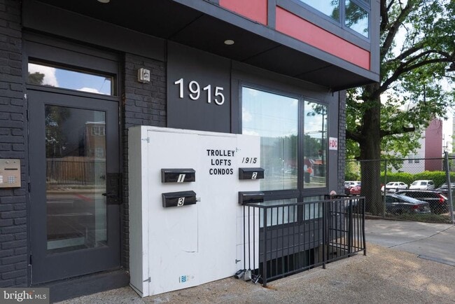 Building Photo - 1915 Benning Rd NE