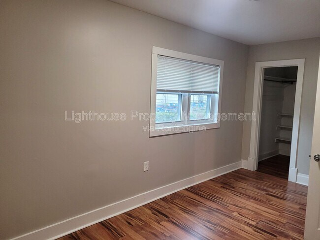 Building Photo - 223 E North St