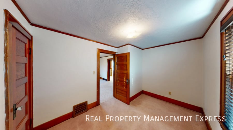 Building Photo - Cozy 3 bedroom 2 bathroom home