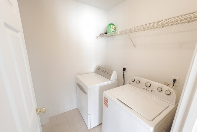 Building Photo - 42802 Higgs Ln