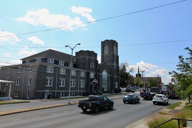 Building Photo - 49 N High St
