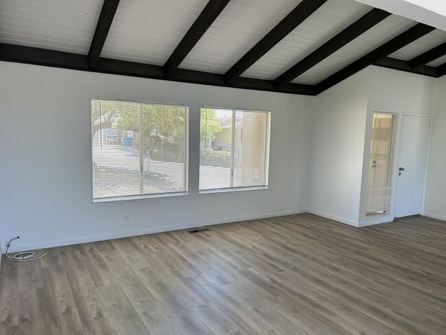 Building Photo - Remodeled 4 Bedroom, 2.5 Bath Home