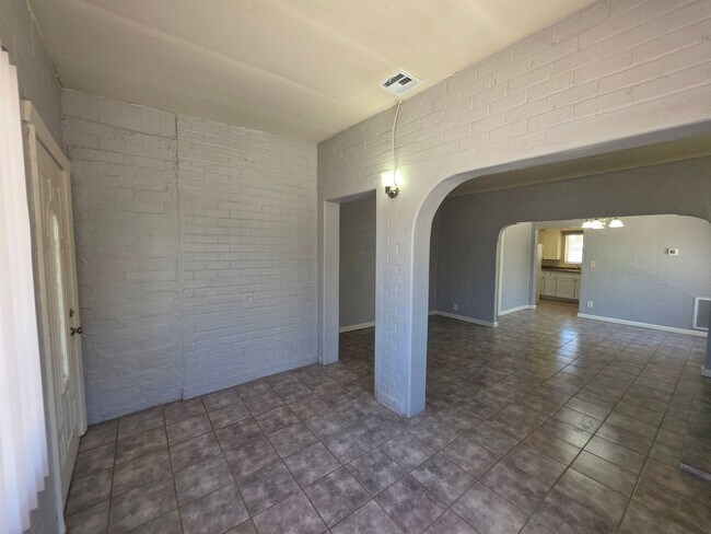 Building Photo - 2226 N 22nd St