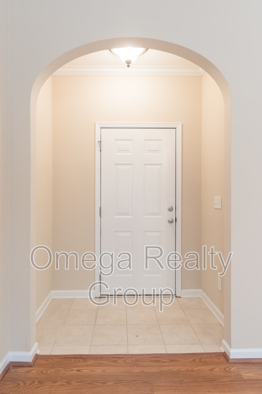 Building Photo - 4474 Fairmont Dr