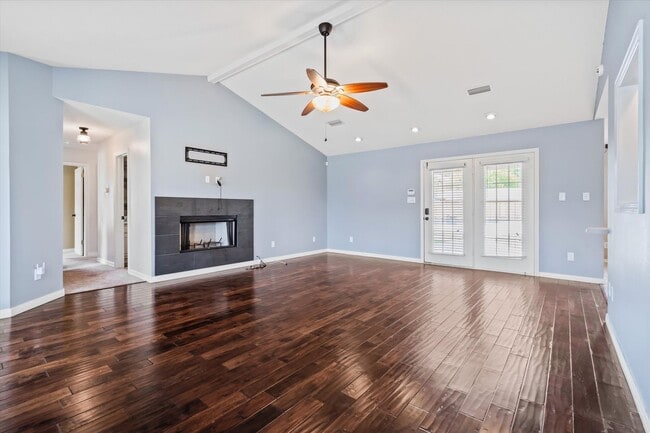Building Photo - WELCOME TO REMINGTON ESTATES - AND A POOL!