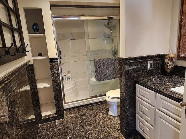 Building Photo - 355 S Broadway