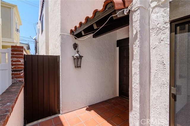 Building Photo - 313 Diamond