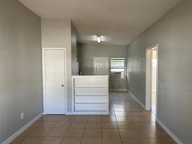 Building Photo - 3359 Frick Rd