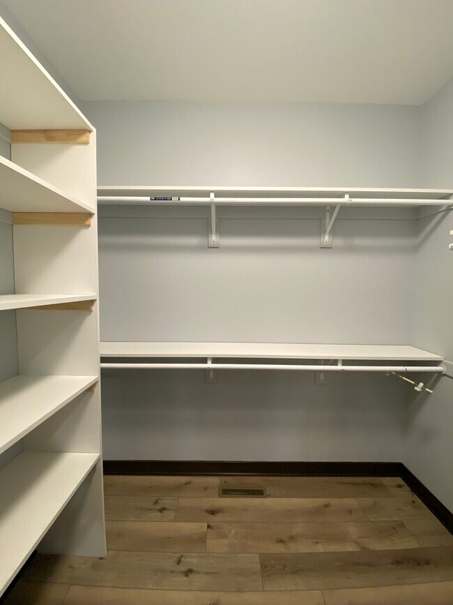 Building Photo - 2068 Edgewood Ct SW
