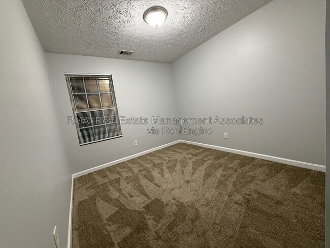 Building Photo - 1724 Carrington Dr
