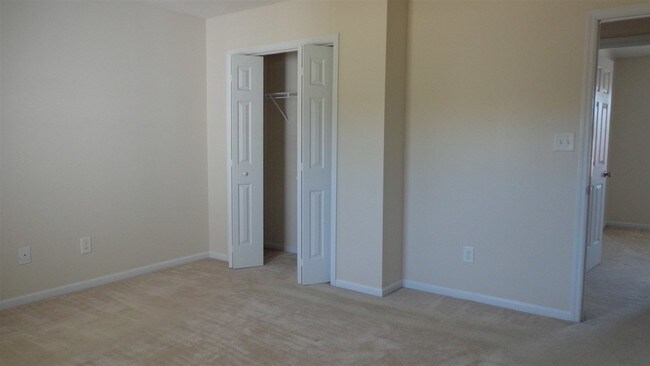 Building Photo - 121 Starkys Creek Ct