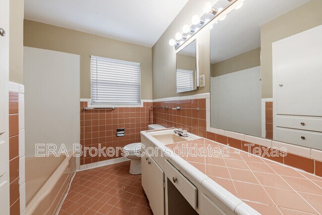 Building Photo - 106 Winn Ave