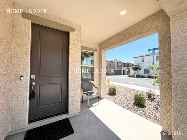 Building Photo - 779 E Doral Ave