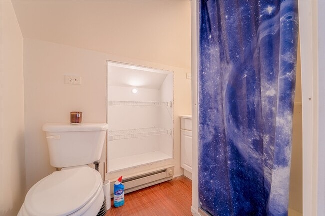 Building Photo - 425 Clayton Ave