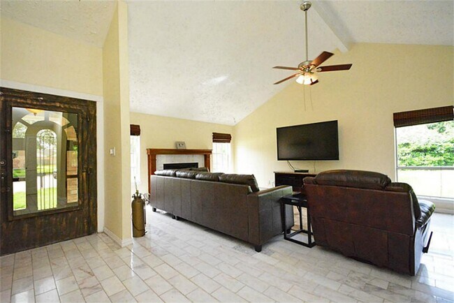 Building Photo - 2523 Coopers Post Ln