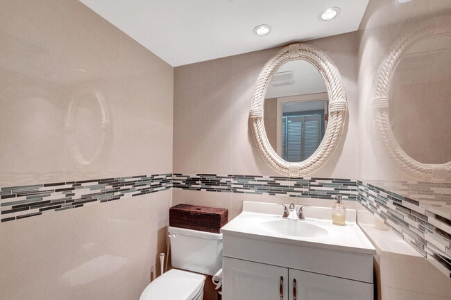 Building Photo - 4201 S Ocean Blvd