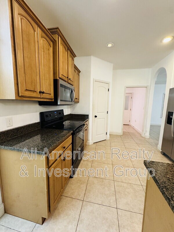 Building Photo - 603 Red Fern Rd