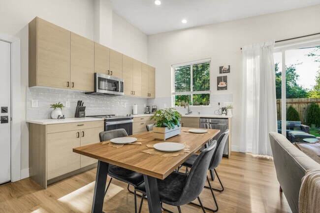 Building Photo - 15206 NE 96th St