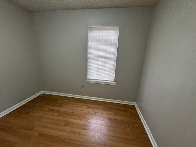 Building Photo - 5493 Adams Cir