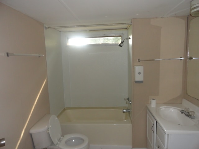 Building Photo - Coming Soon! 2 BR 1 BA!