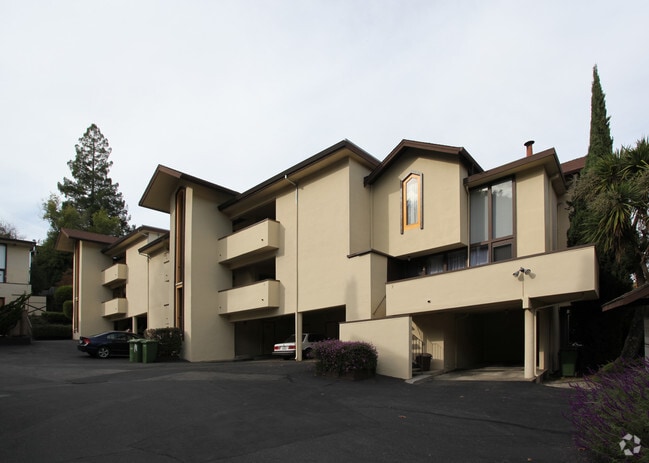 Exterior Photo - Franciscan Manor