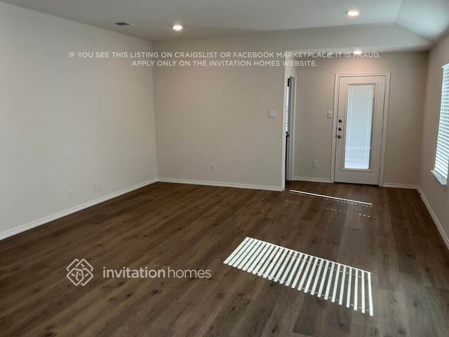 Building Photo - 3909 Amethyst Dr