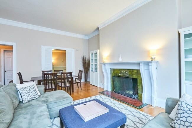 Building Photo - 183 Marlborough St