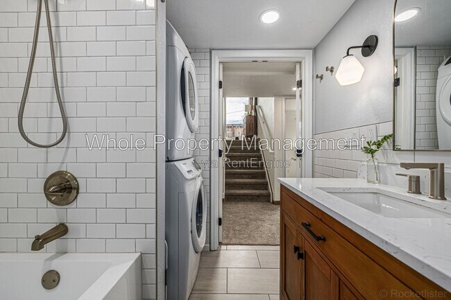 Building Photo - 965 Wolff St