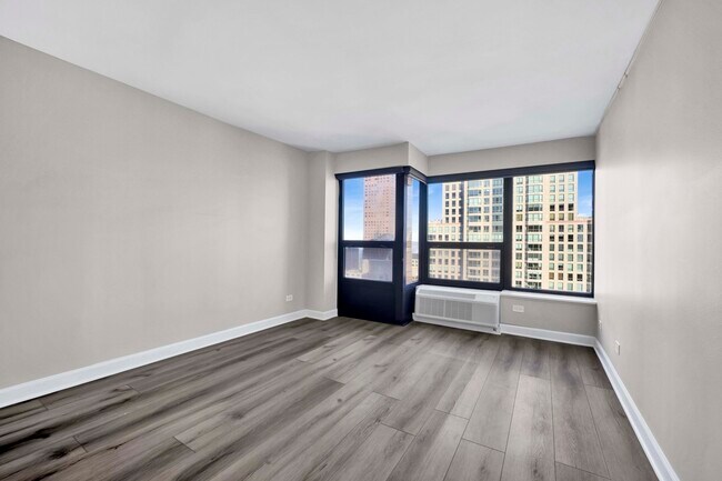 Building Photo - 30 E Huron St