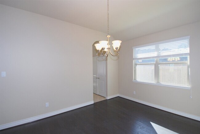 Building Photo - 5607 S Denham Ridge Ln