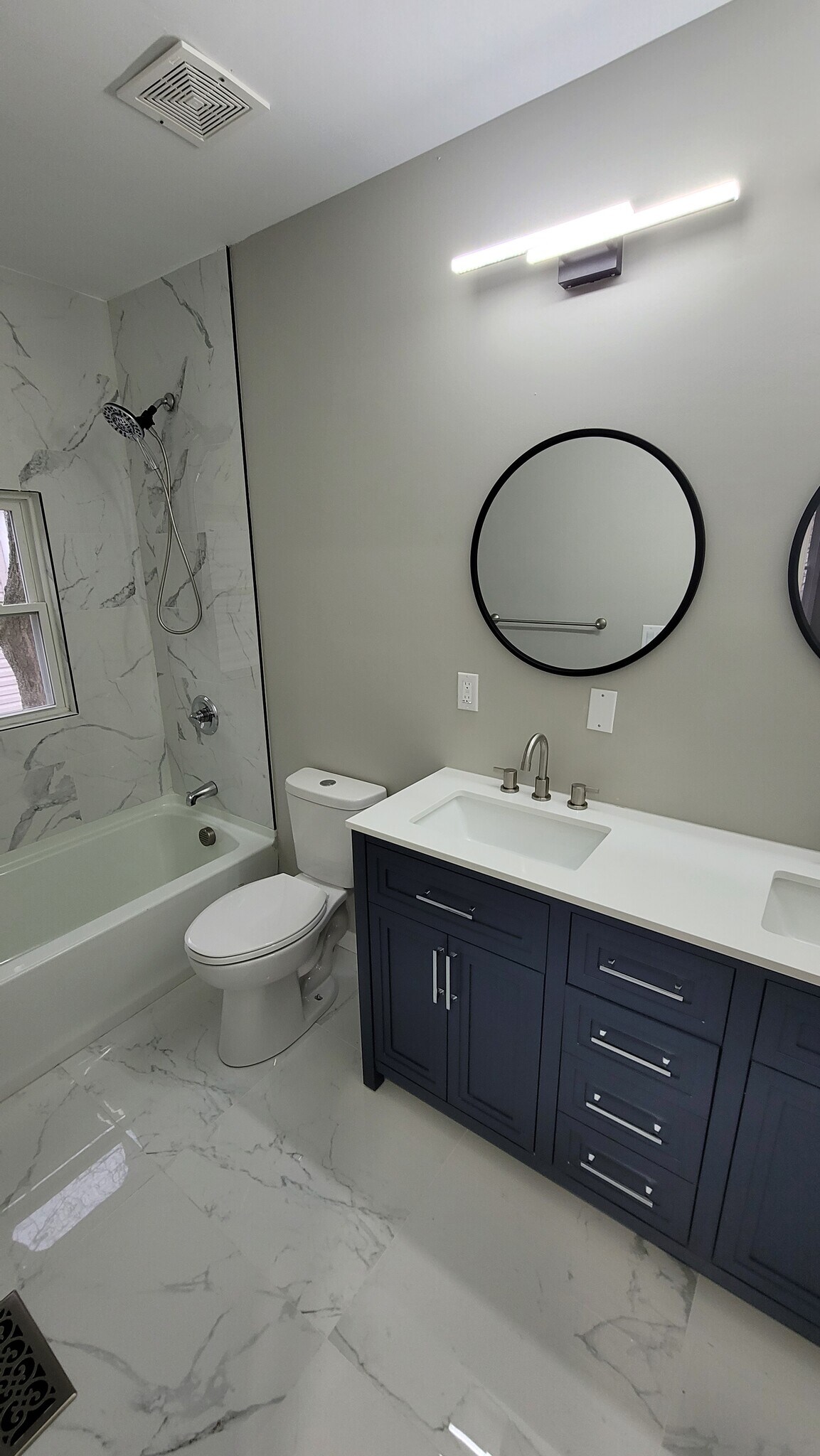 Building Photo - 1351 E Mound St