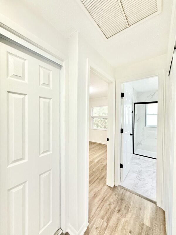 Building Photo - 11705 North Dr