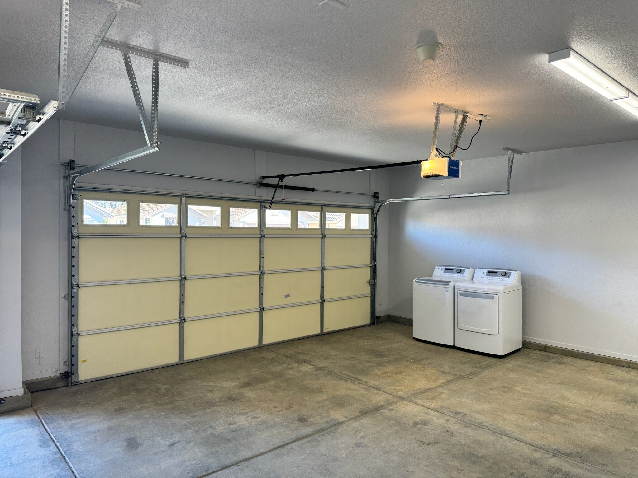 Building Photo - 5977 Whisperlodge Way