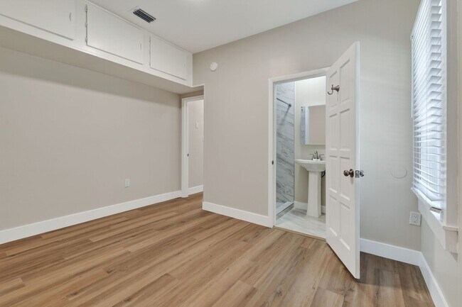 Building Photo - 3714 Morton Ave
