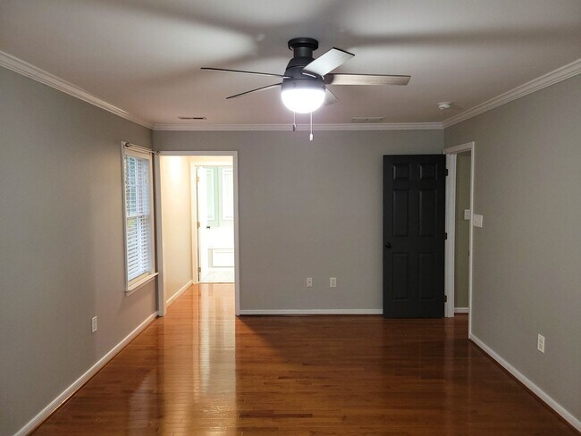 Building Photo - Large contemporary in Birkdale Subdivision...