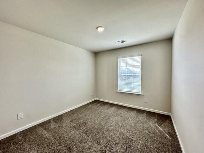 Building Photo - 1339 Mifflin Ln